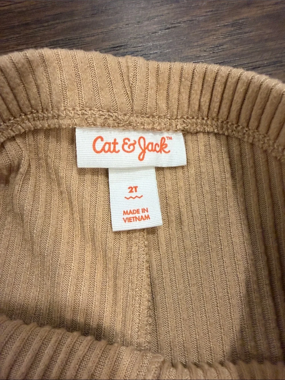 Cat & Jack Ribbed Knit Set in Tan/Brown Size 2T  - C39-158